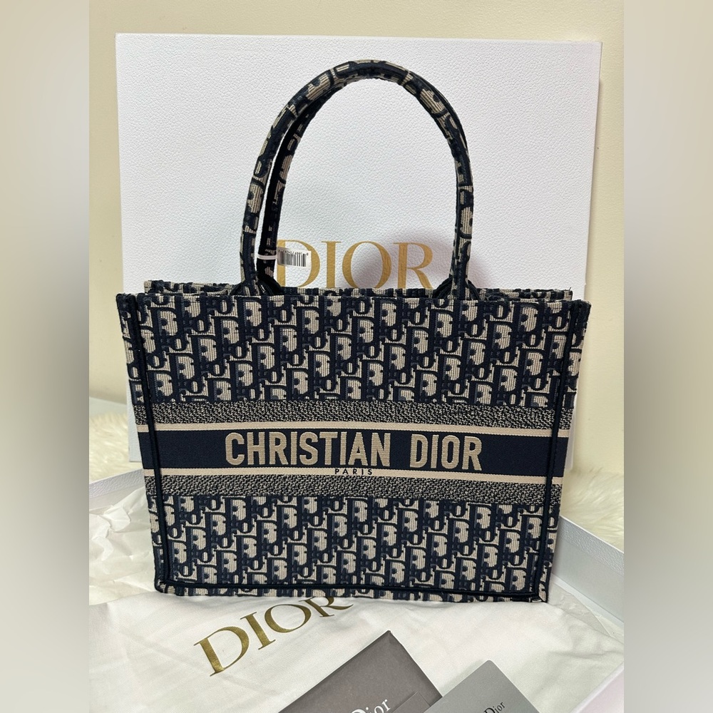 ‼️SOLD‼️Medium Dior Book Tote Brand New 💯 AUTHENTIC